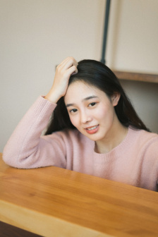 总裁开会桌桌子底下含